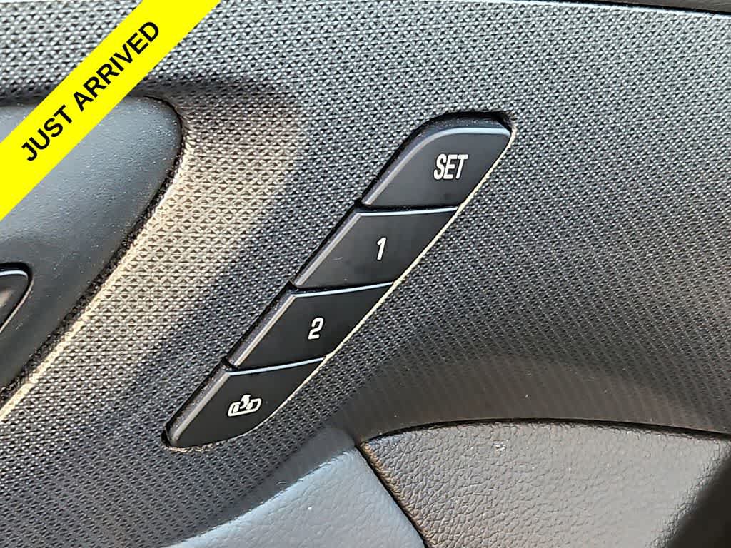 Used 2021 Chevrolet Traverse Premier FWD image 24