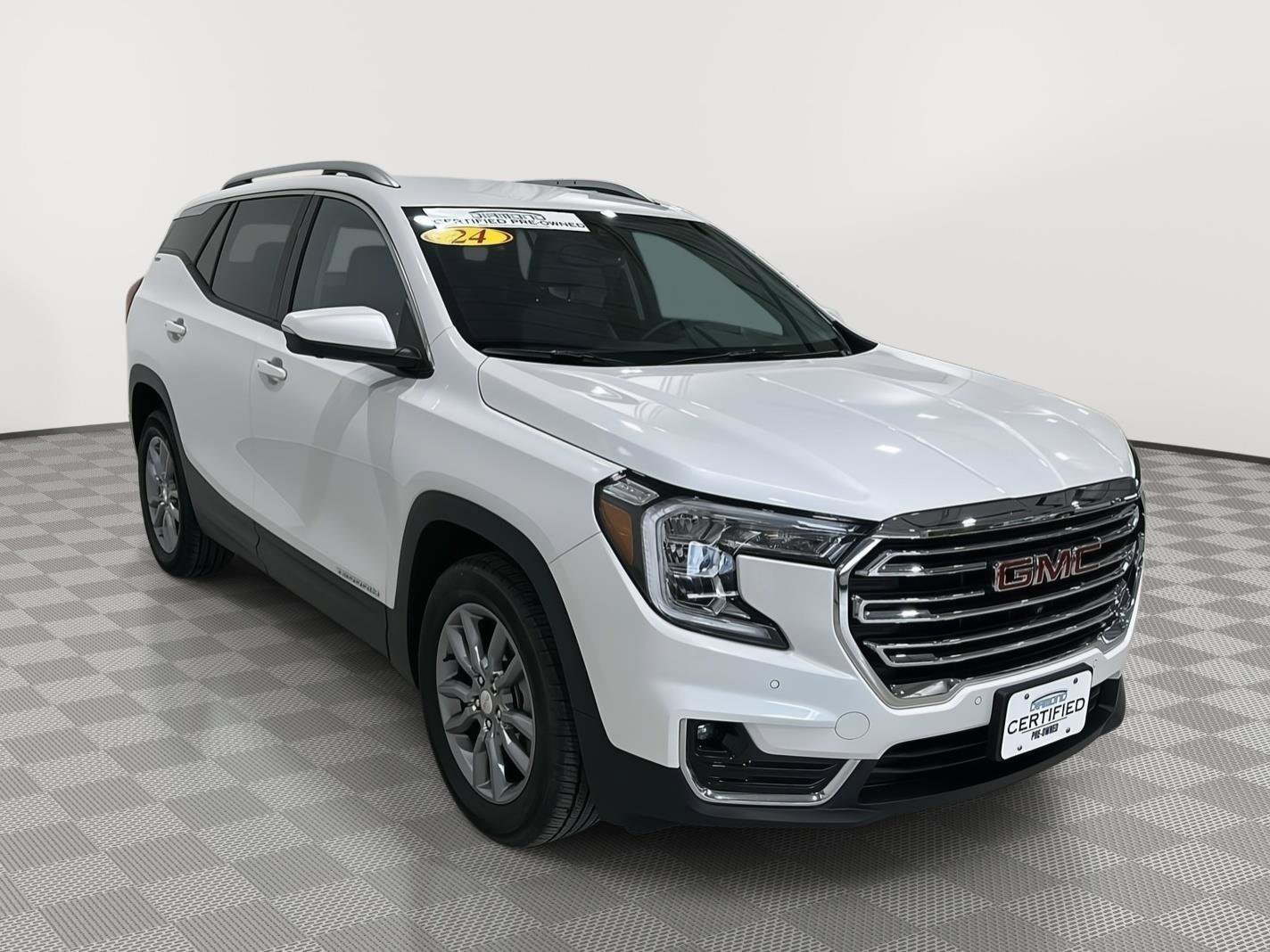 Used 2024 GMC Terrain SLT w/ Tech Package image 7