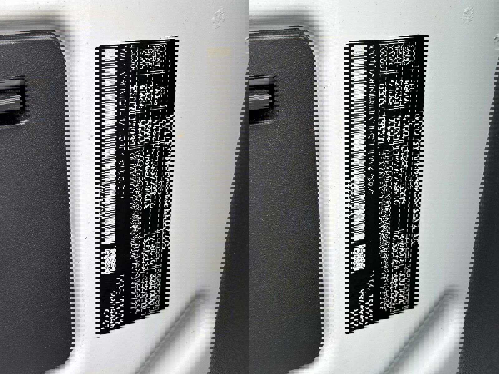 Used 2025 Mercedes-Benz Sprinter 2500 image 32