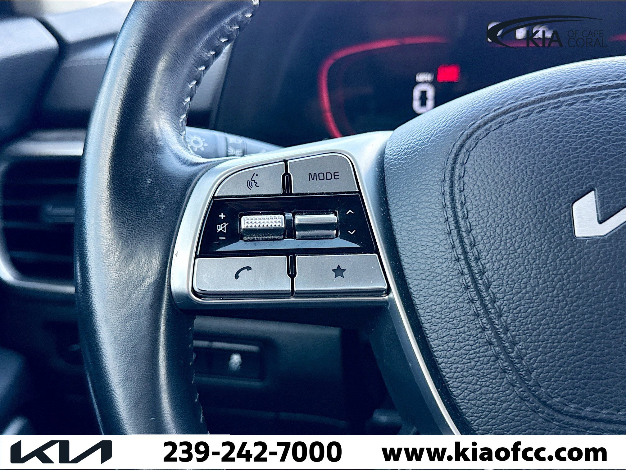 Used 2023 Kia Telluride EX w/ EX Captain's Chair Package image 39