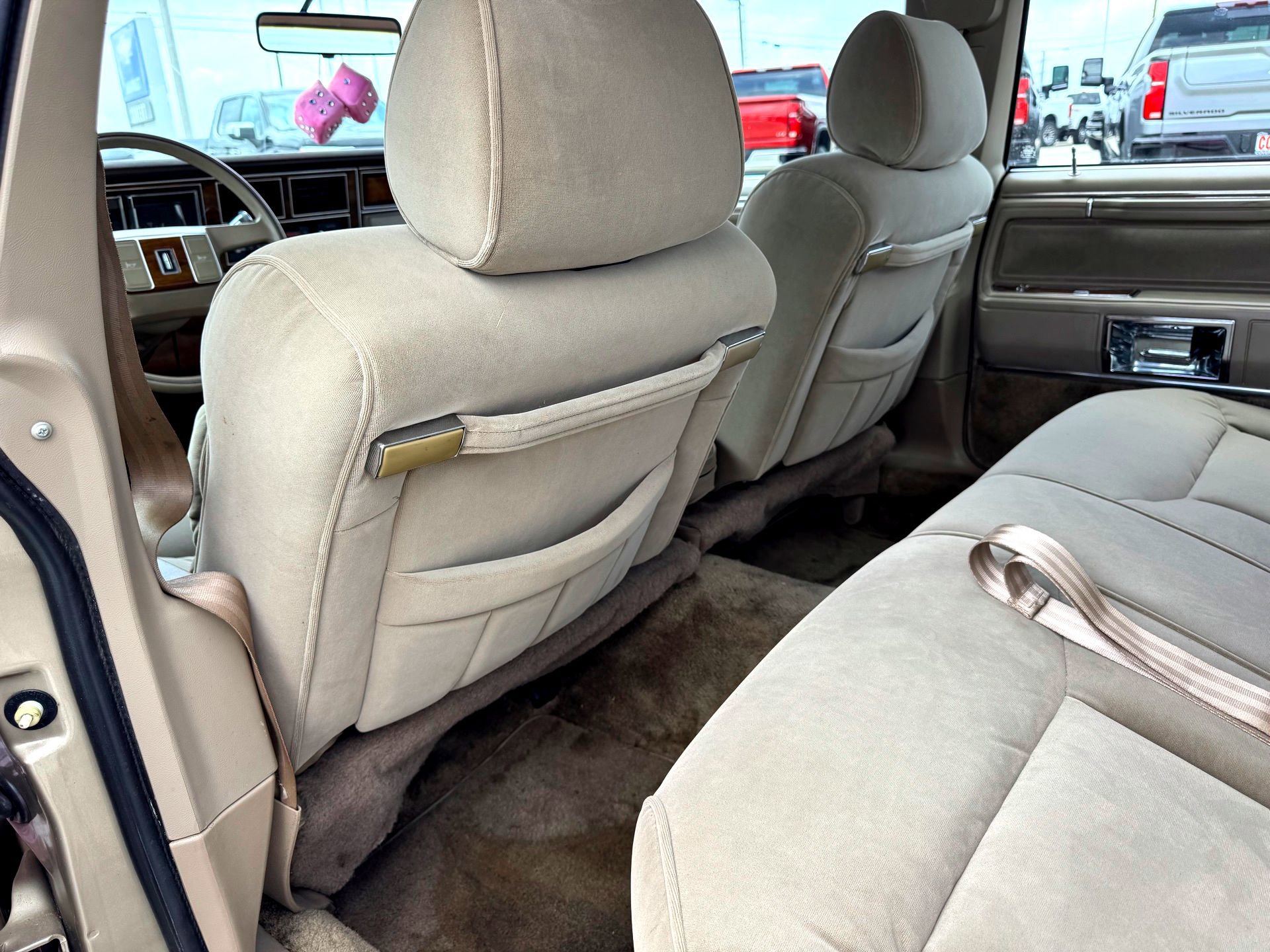 Used 1989 Lincoln Town Car Signature RWD image 30