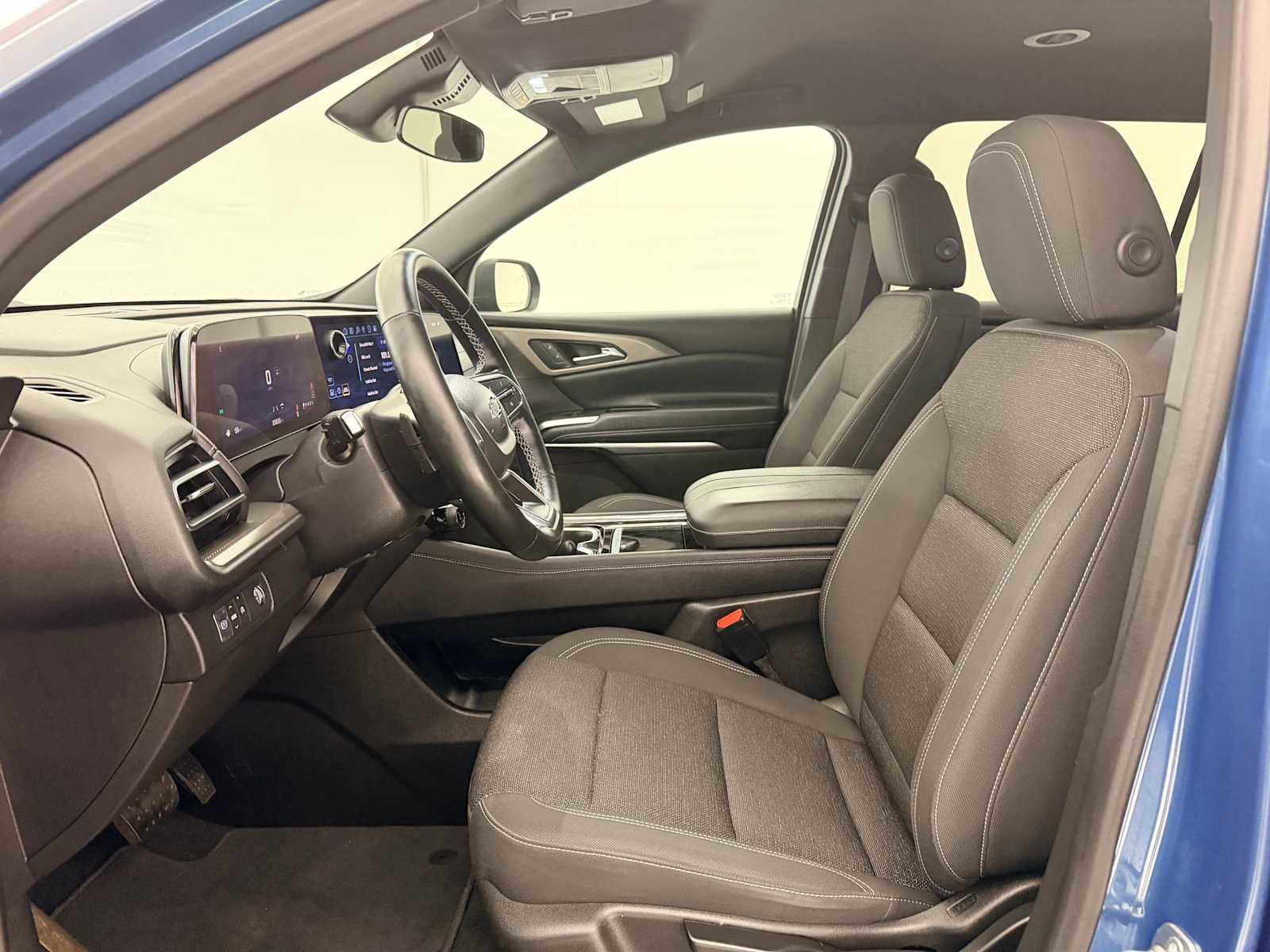 Used 2024 Chevrolet Traverse LS w/ Midnight/Sport Edition image 17