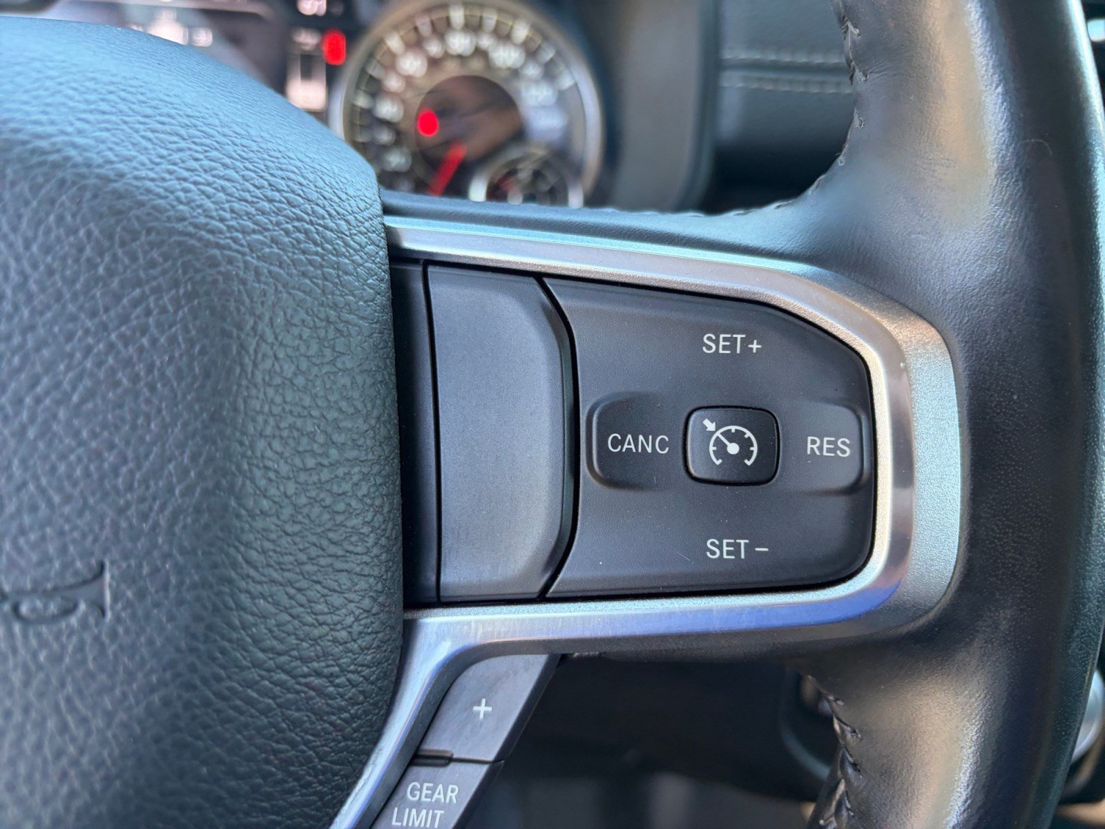 Used 2021 RAM 1500 Laramie AWD/4WD image 15