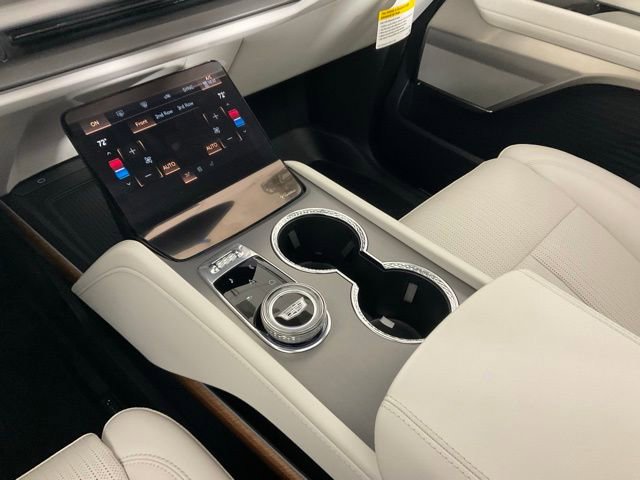 New 2026 Cadillac Vistiq Luxury w/ LPO, Floor Liner Package image 13