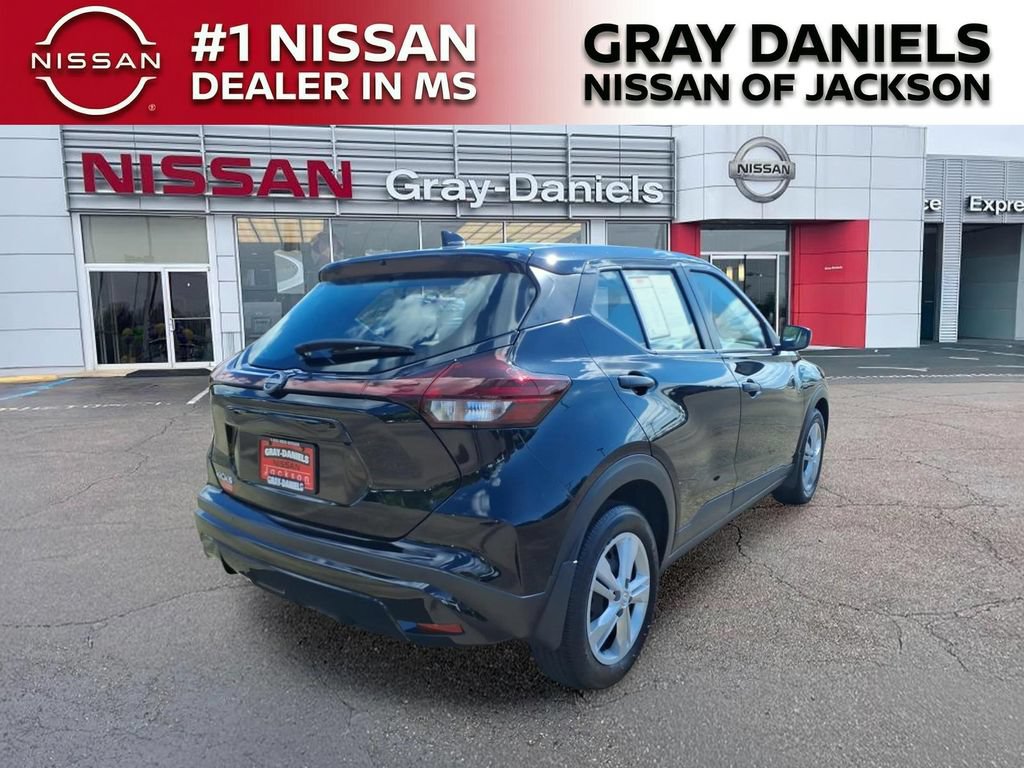 Certified 2025 Nissan Kicks Play S FWD image 8