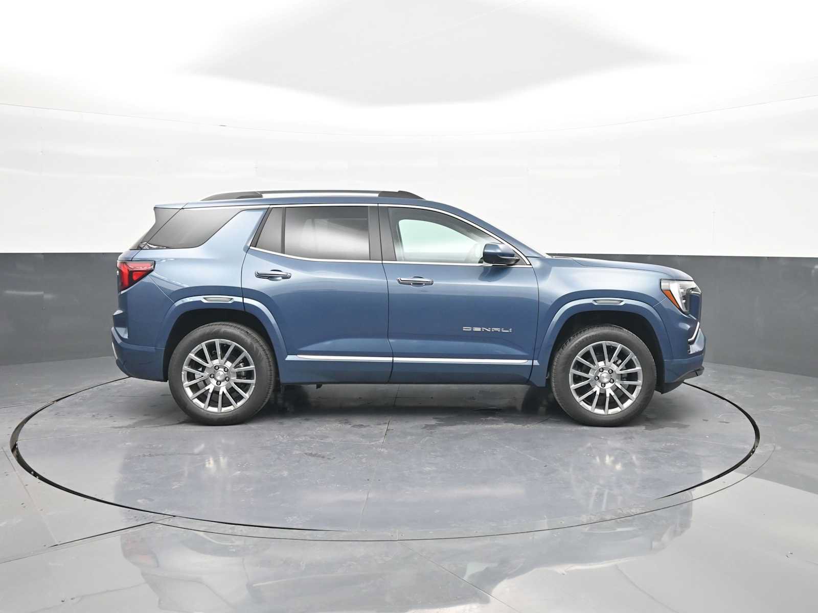 New 2026 GMC Terrain Denali AWD/4WD image 9