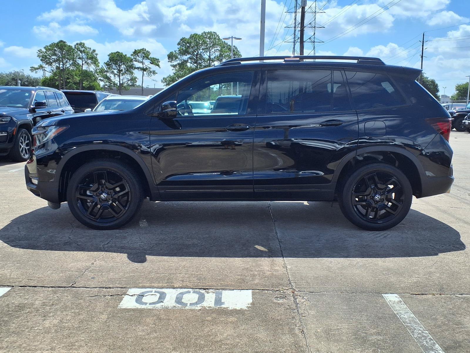 Used 2025 Honda Passport Black Edition image 26