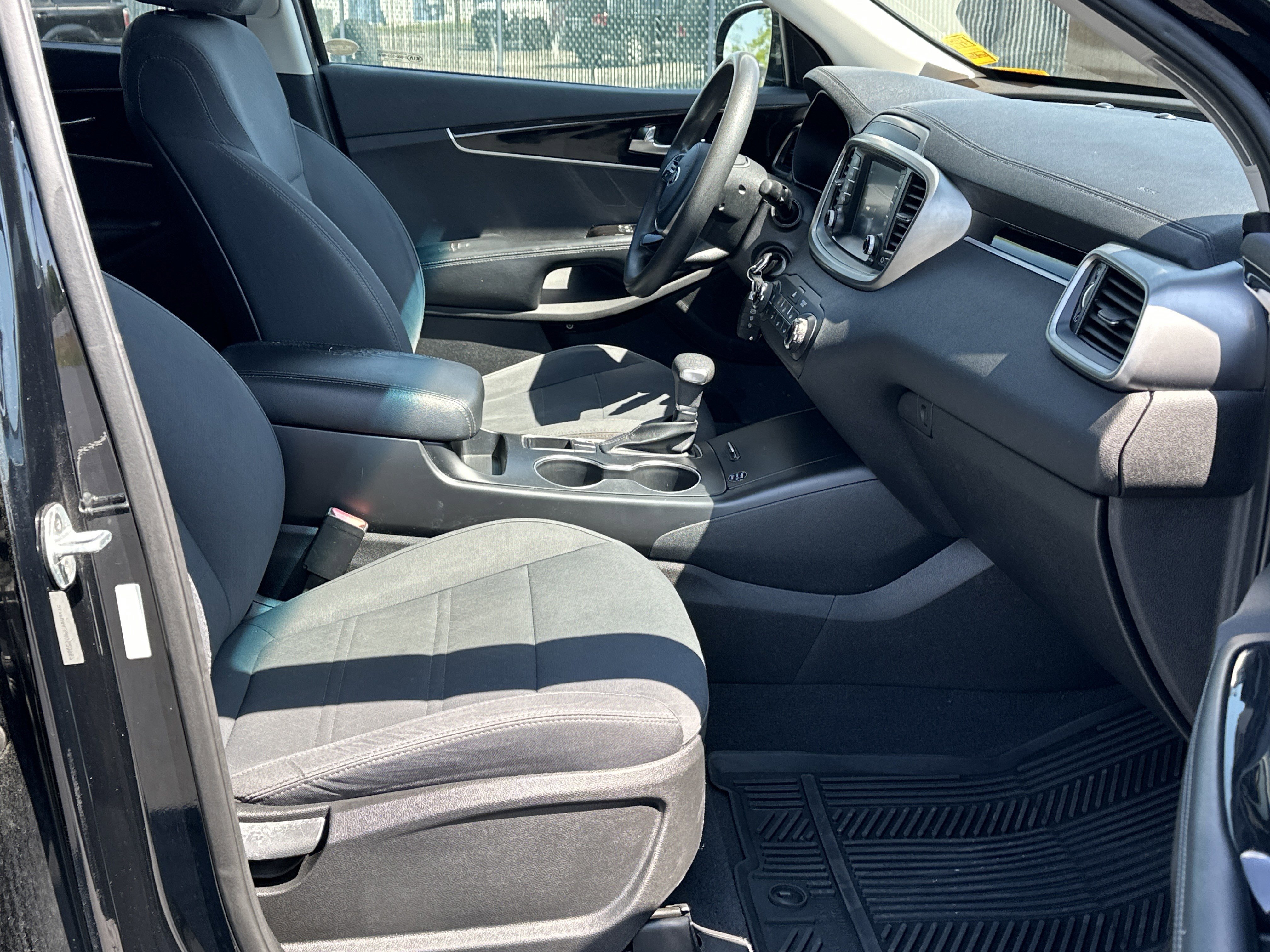 Used 2019 Kia Sorento L image 12