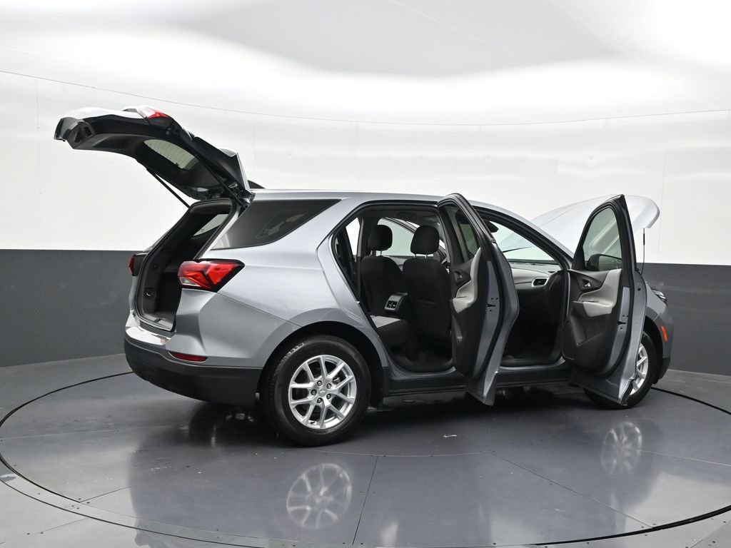 Used 2023 Chevrolet Equinox LS FWD image 31