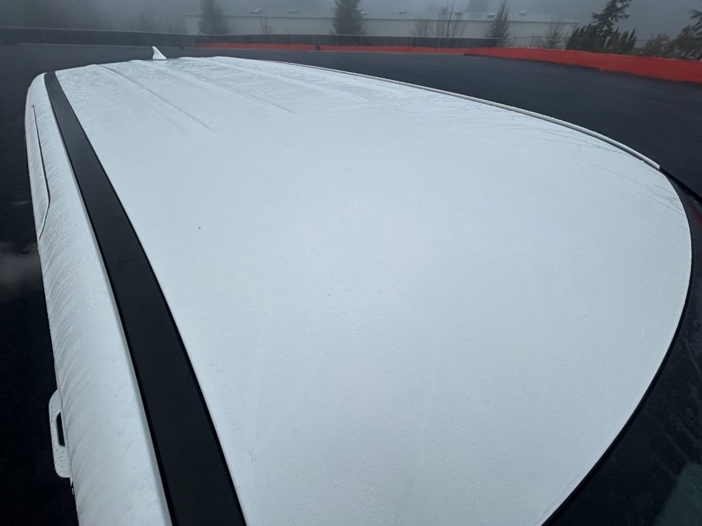 Used 2024 Kia Carnival LX image 28