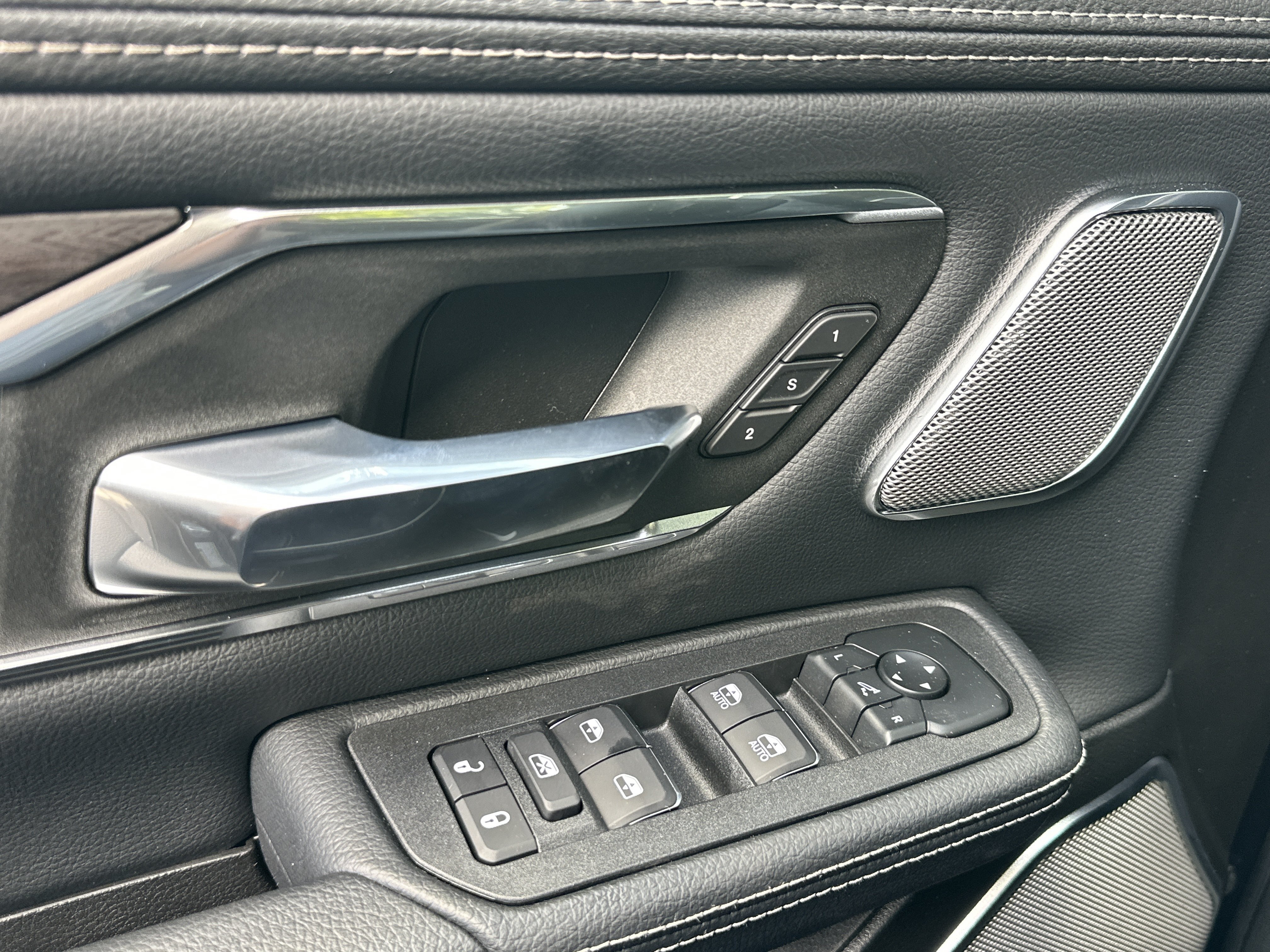 New 2027 RAM 1500 Laramie AWD/4WD image 13