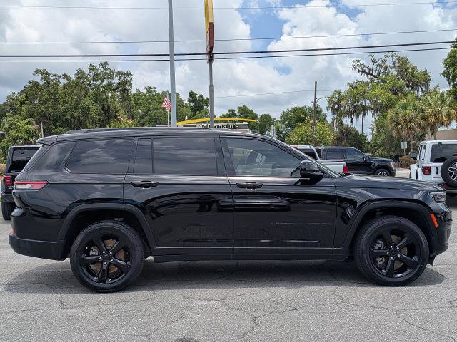 Used 2023 Jeep Grand Cherokee L Laredo RWD image 3