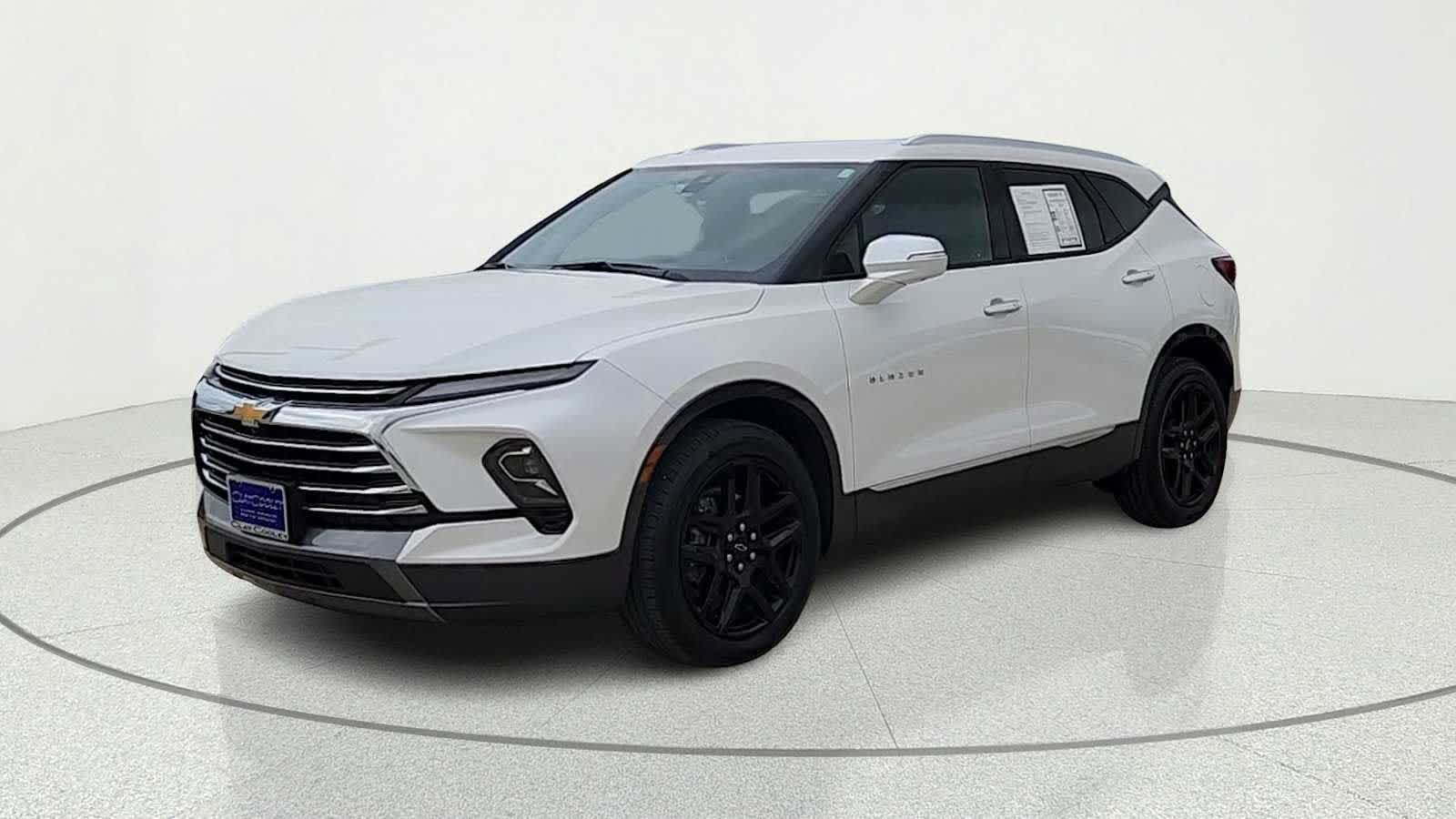 Used 2023 Chevrolet Blazer Premier w/ Driver Confidence II Package FWD image 3