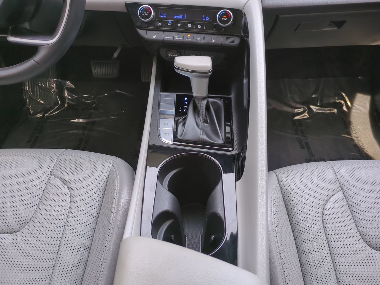 Used 2025 Hyundai Elantra Limited FWD image 18