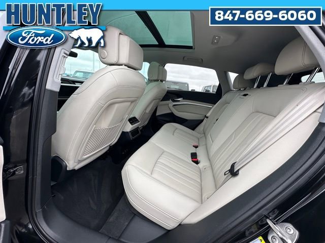 Used 2024 Audi Q8 e-tron Premium Plus w/ Premium Plus Package AWD/4WD image 16