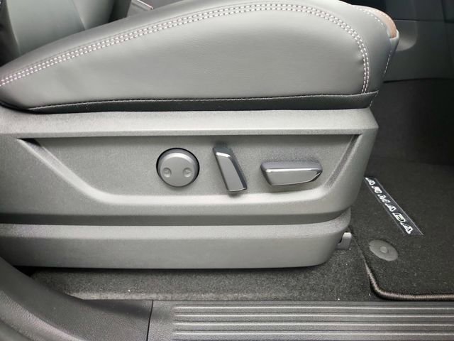 New 2026 Nissan Armada SL image 39