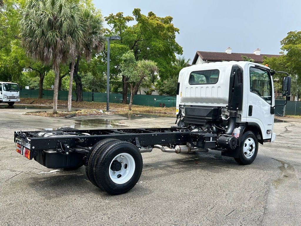 New 2024 Chevrolet Low Cab Forward image 4