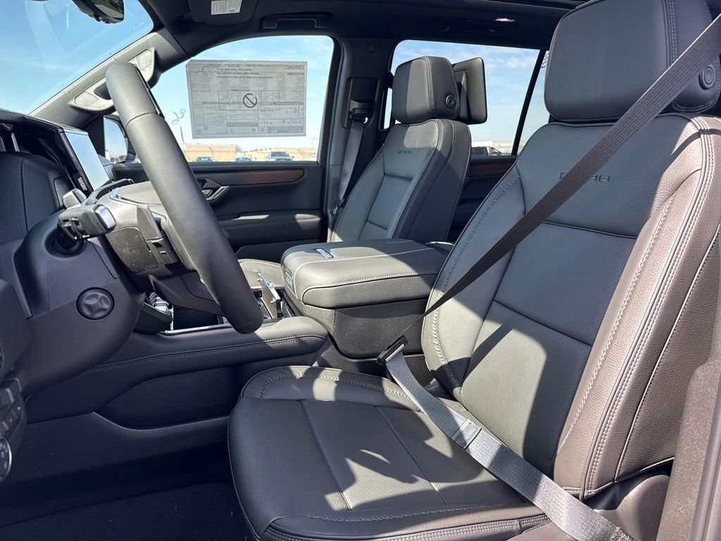 New 2026 GMC Yukon XL Denali w/ Denali Reserve Package image 17