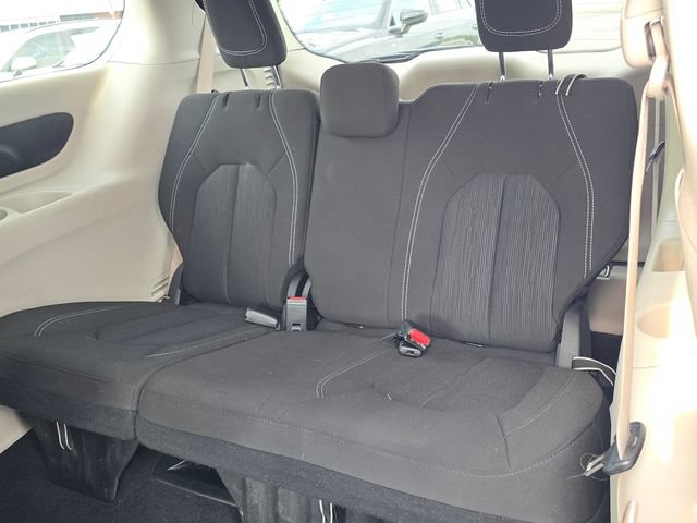 Used 2023 Chrysler Voyager LX FWD image 15
