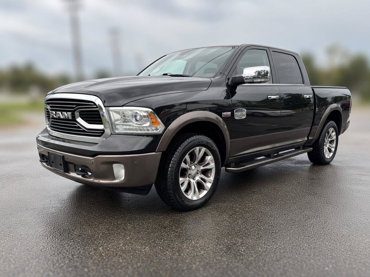 Used 2018 RAM 1500 Laramie Longhorn w/ Convenience Group AWD/4WD image 2