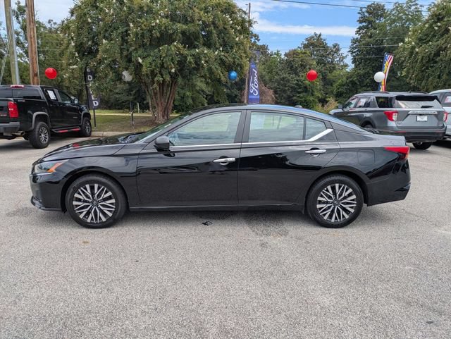 Used 2025 Nissan Altima 2.5 SV AWD/4WD image 6