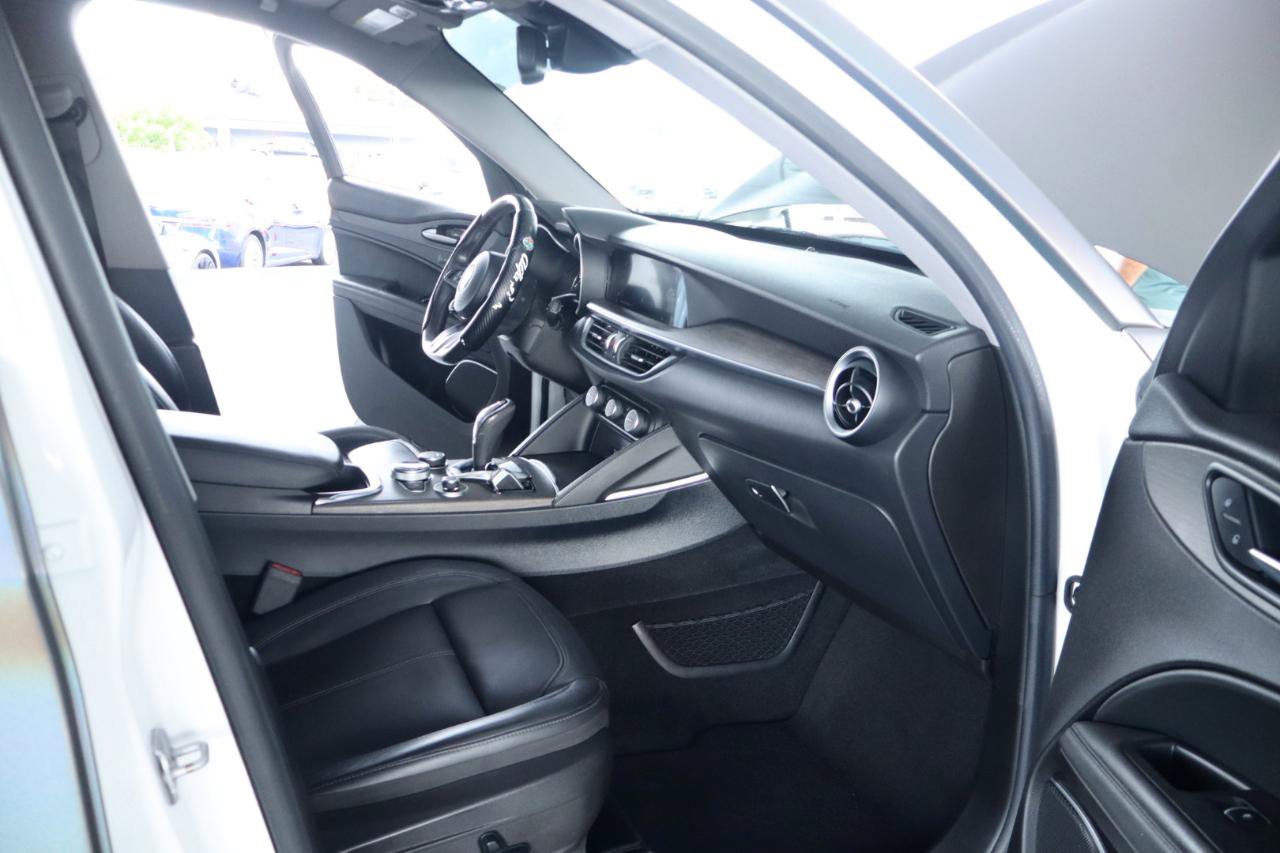 Used 2021 Alfa Romeo Stelvio Ti w/ Nero Edizione AWD/4WD image 39