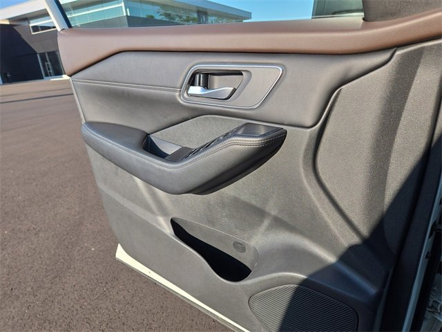 Used 2021 Nissan Rogue SV w/ Premium Package image 19