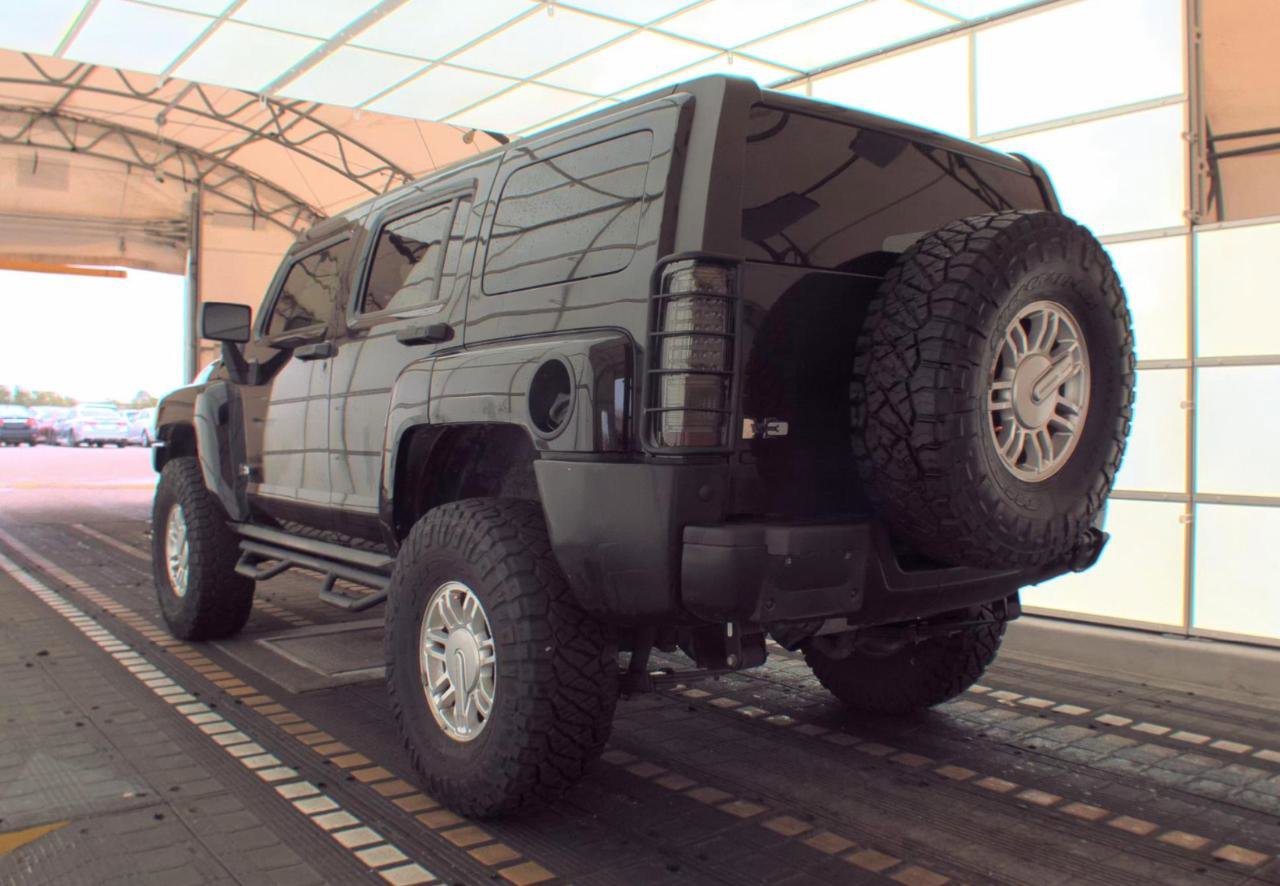Used 2010 HUMMER H3 Luxury AWD/4WD image 6