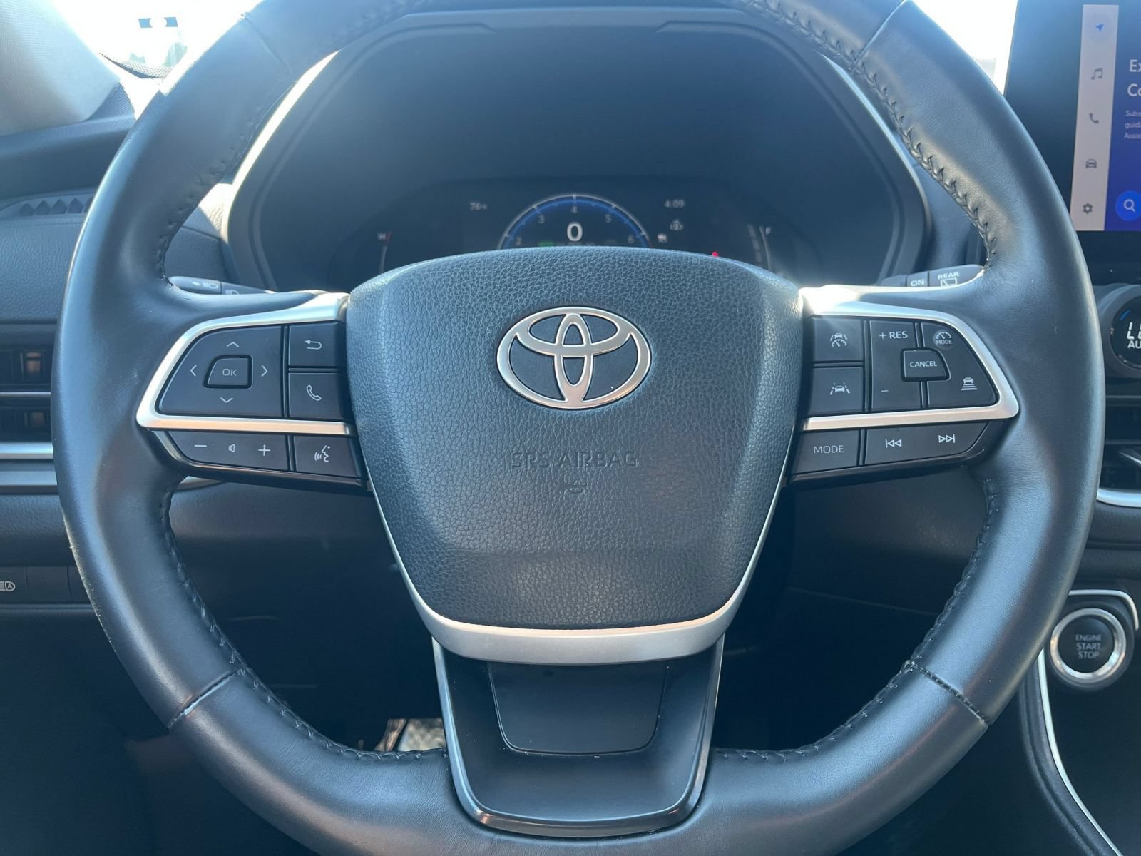 Used 2024 Toyota Grand Highlander AWD image 24