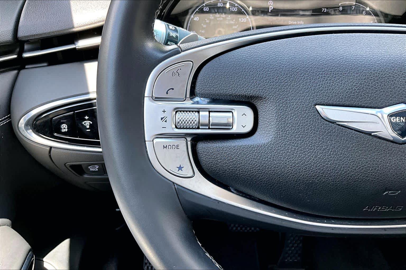 Used 2025 Genesis GV70 2.5T AWD/4WD image 22