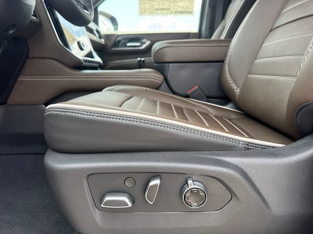 New 2026 GMC Yukon XL Denali Ultimate AWD/4WD image 16