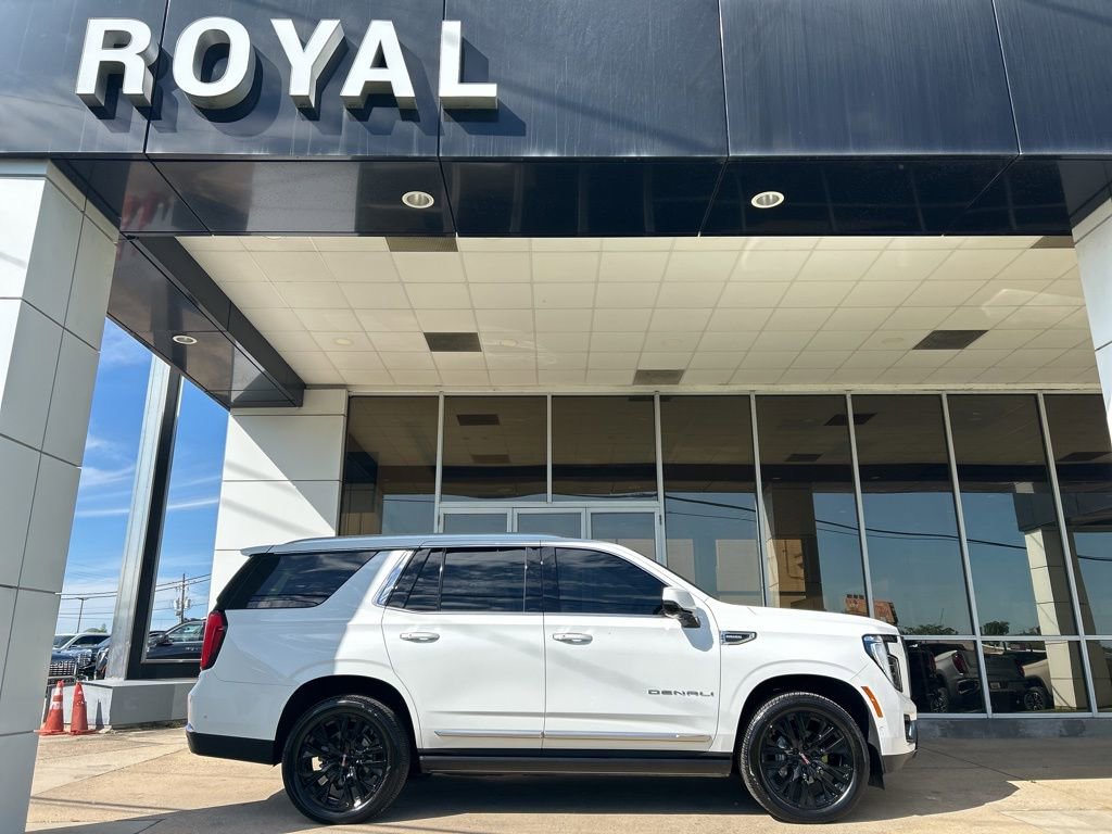 Used 2025 GMC Yukon Denali w/ Denali Reserve Package image 1