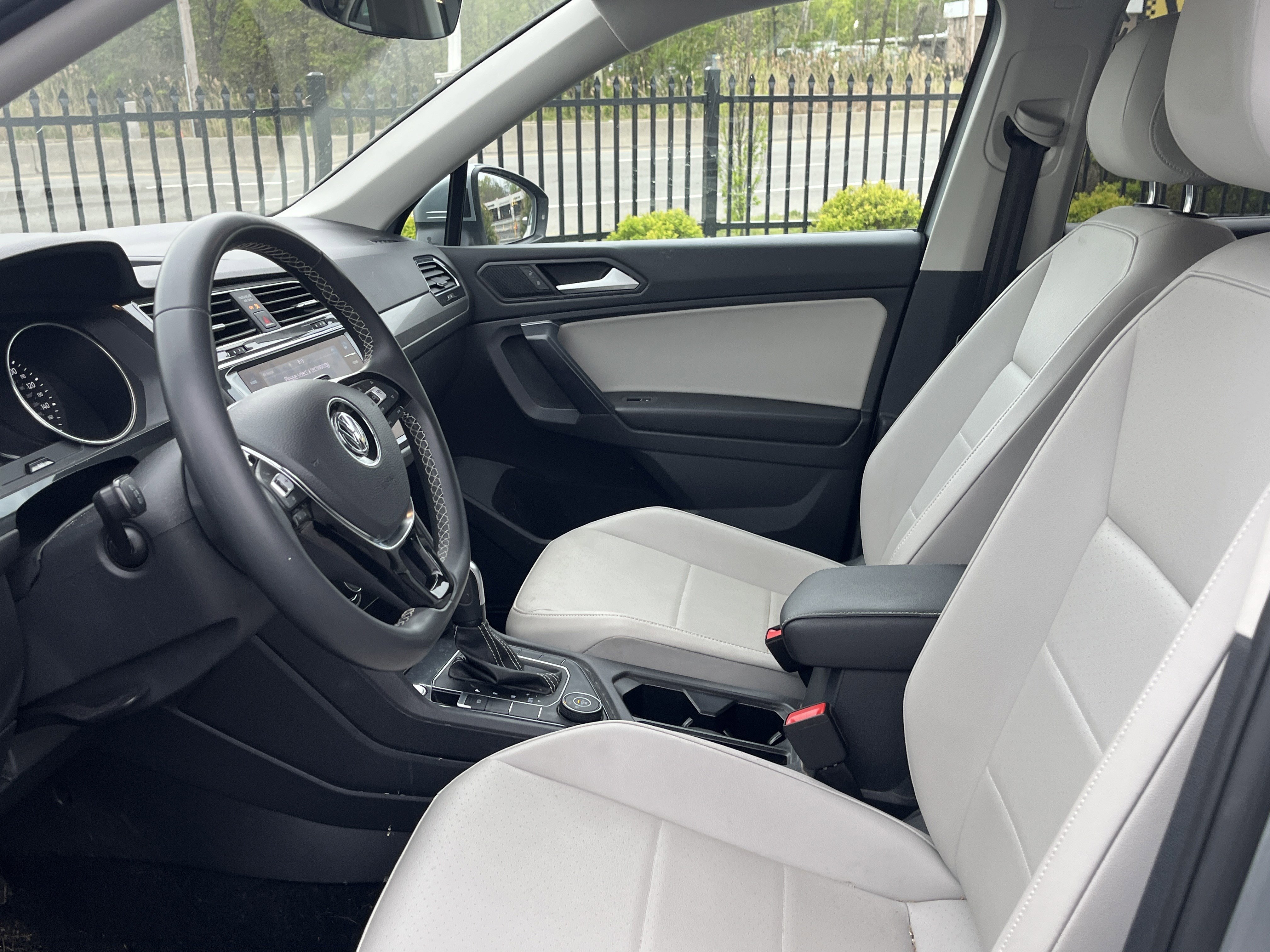 Used 2021 Volkswagen Tiguan SE AWD/4WD image 5