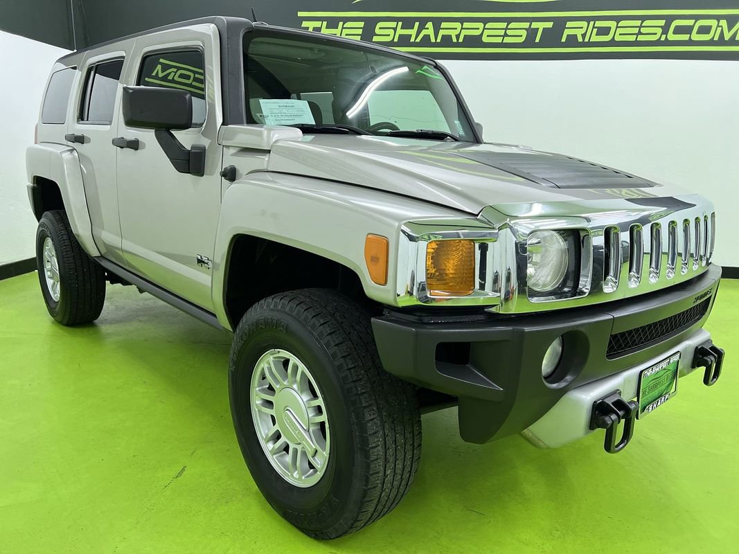 Used 2009 HUMMER H3 AWD/4WD image 2