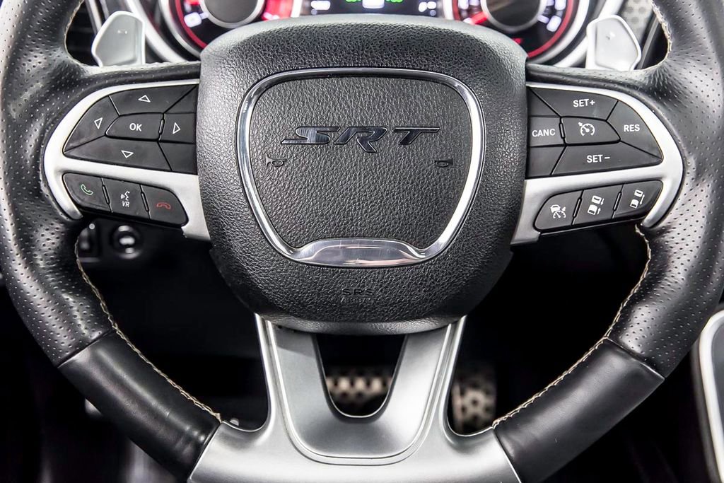 Used 2015 Dodge Challenger SRT w/ Technology Group image 29