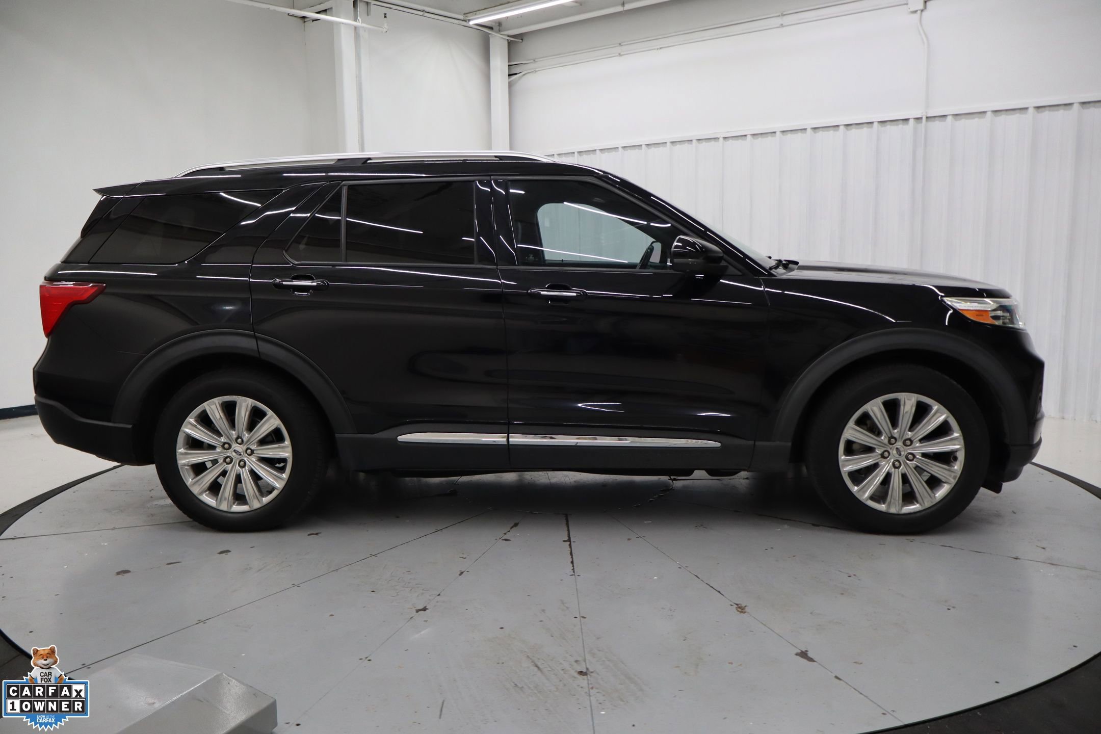Used 2020 Ford Explorer Limited w/ Class III Trailer Tow Package image 2