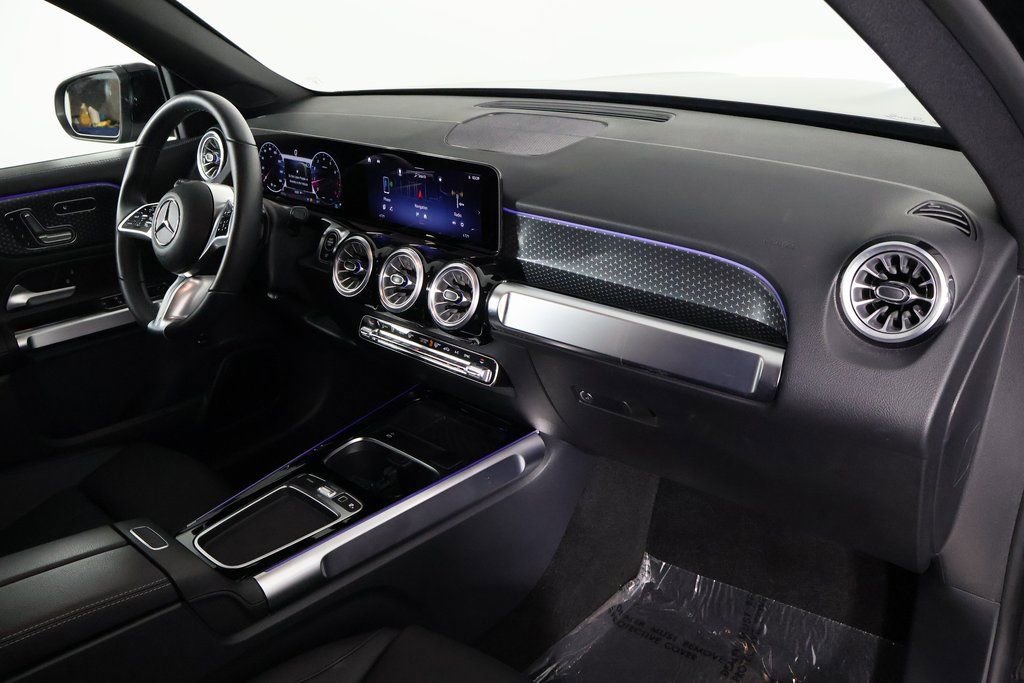 Certified 2025 Mercedes-Benz GLB 250 image 9