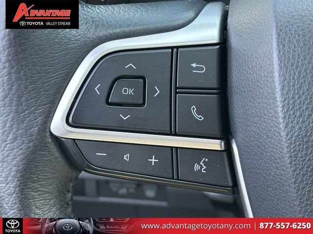 Used 2022 Toyota Sienna XLE w/ XLE Plus Package FWD image 25
