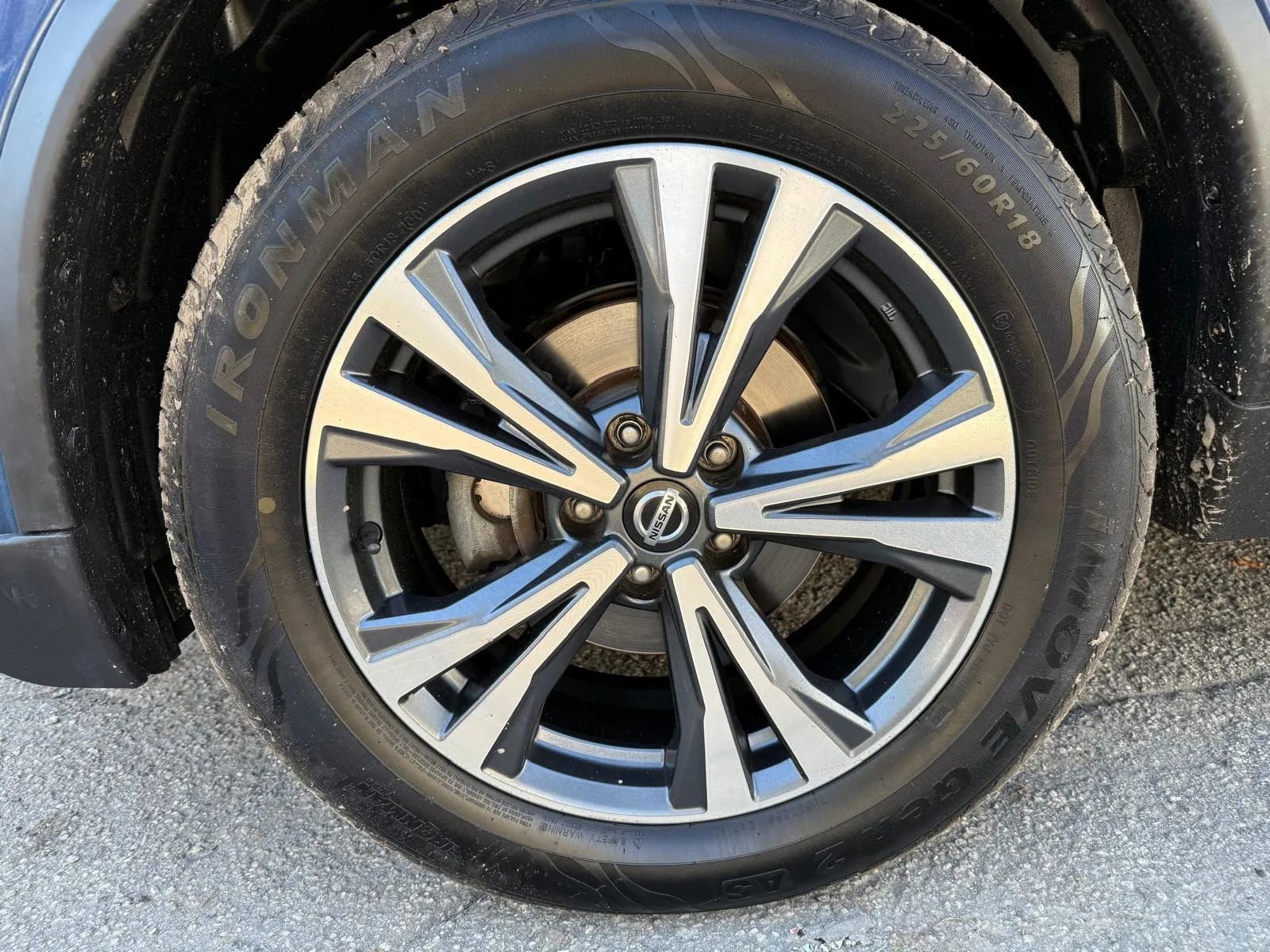 Used 2019 Nissan Rogue SV w/ Premium Package FWD image 27