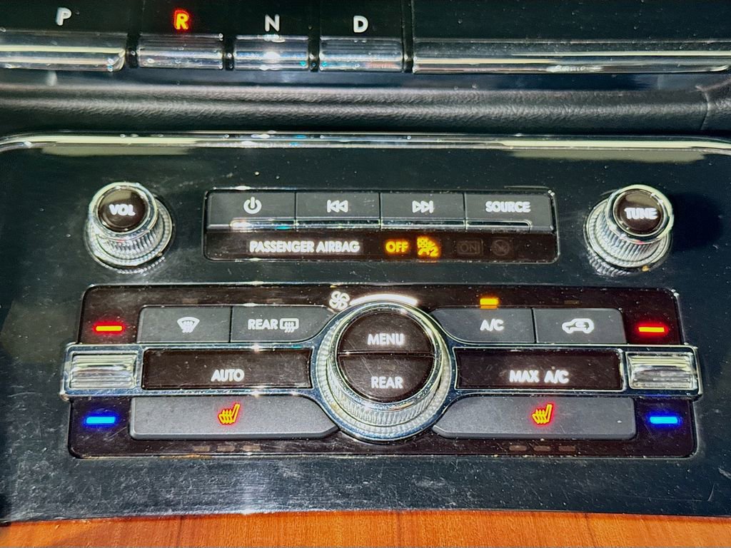 Used 2018 Lincoln Navigator Premiere RWD image 14