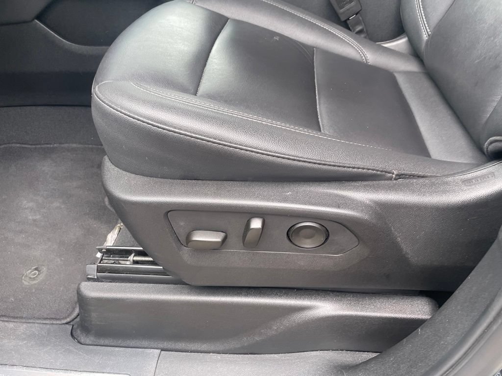 Used 2025 Chevrolet Tahoe LT RWD image 10