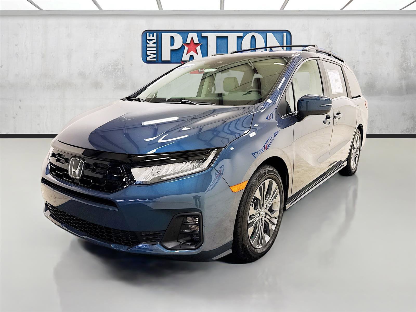 New 2026 Honda Odyssey Touring image 3