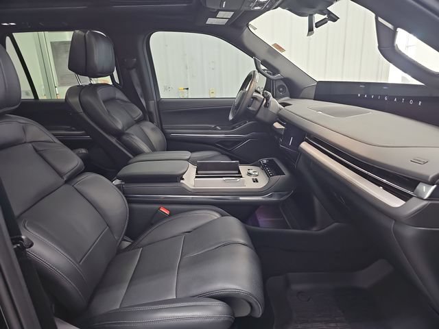 Used 2025 Lincoln Navigator L Reserve w/ Jet Appearance Package AWD/4WD image 30