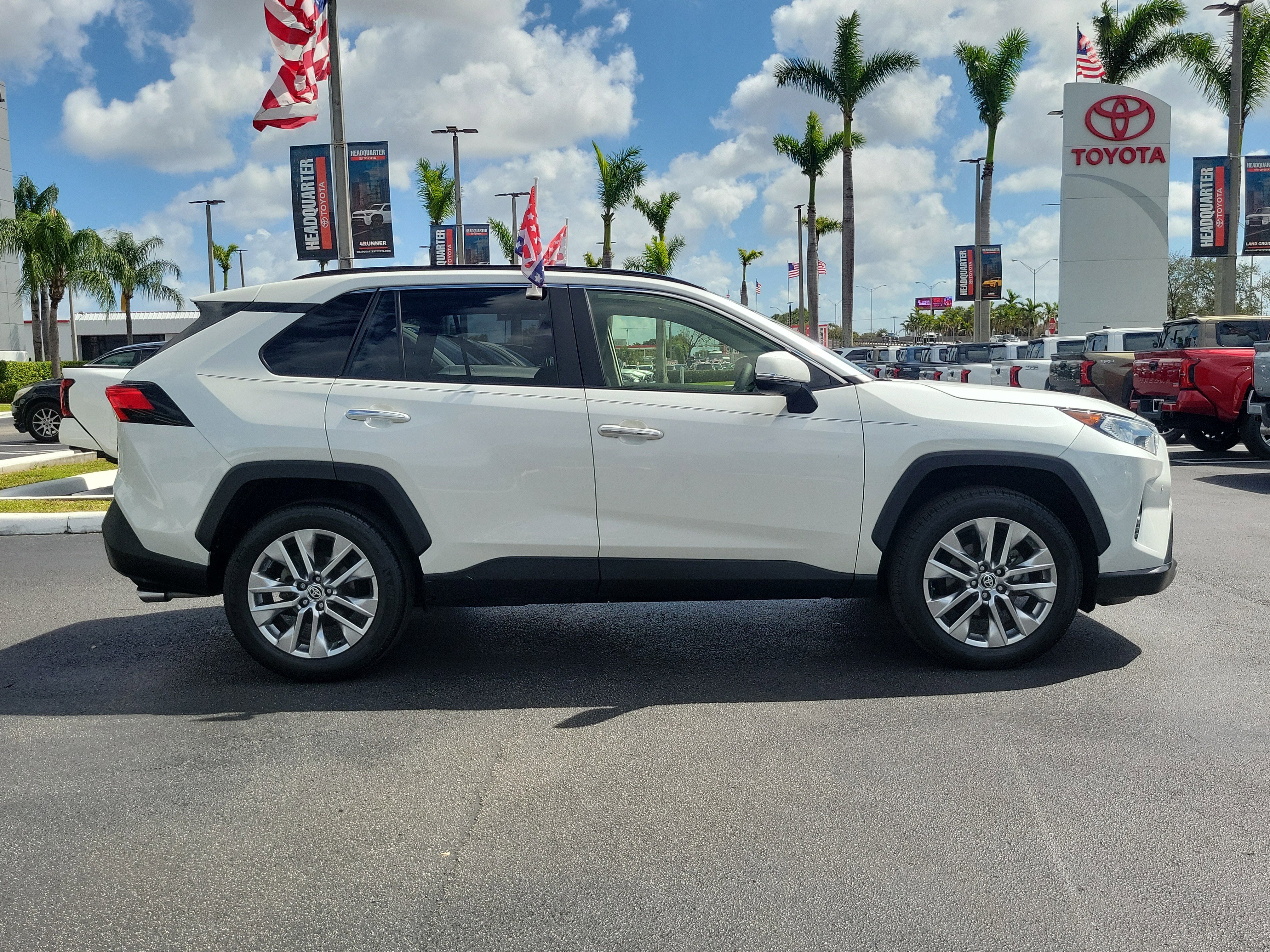 Used 2021 Toyota RAV4 Limited image 13