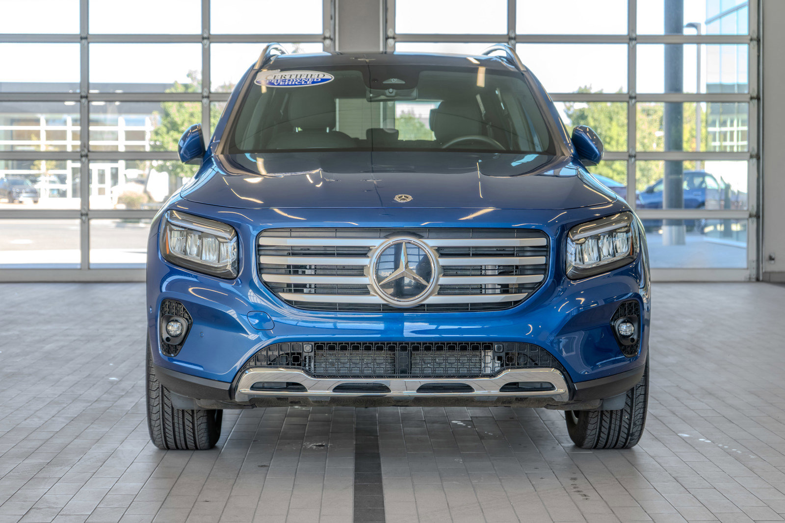 Used 2025 Mercedes-Benz GLB 250 4MATIC image 11