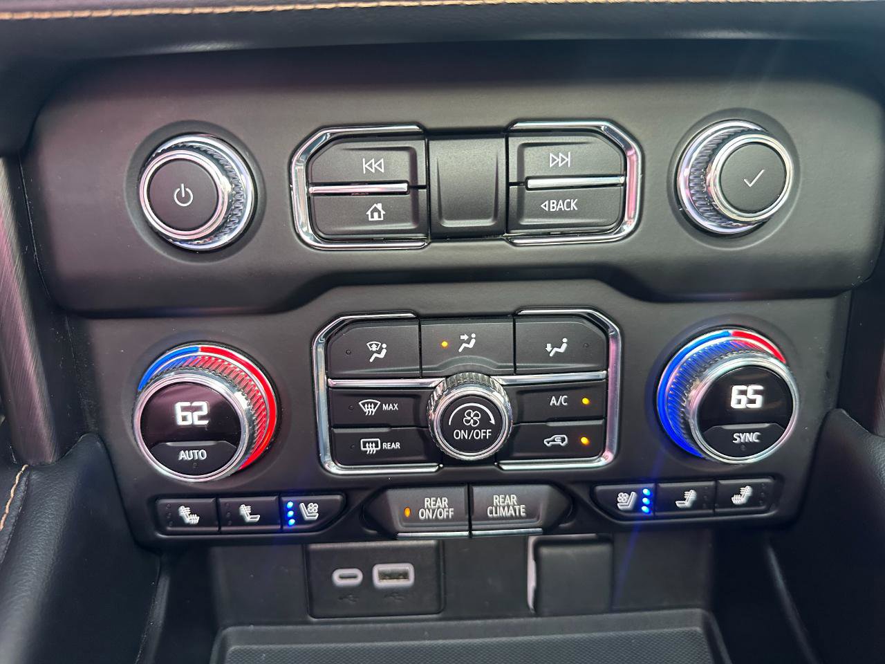 Used 2023 GMC Yukon XL AT4 image 54