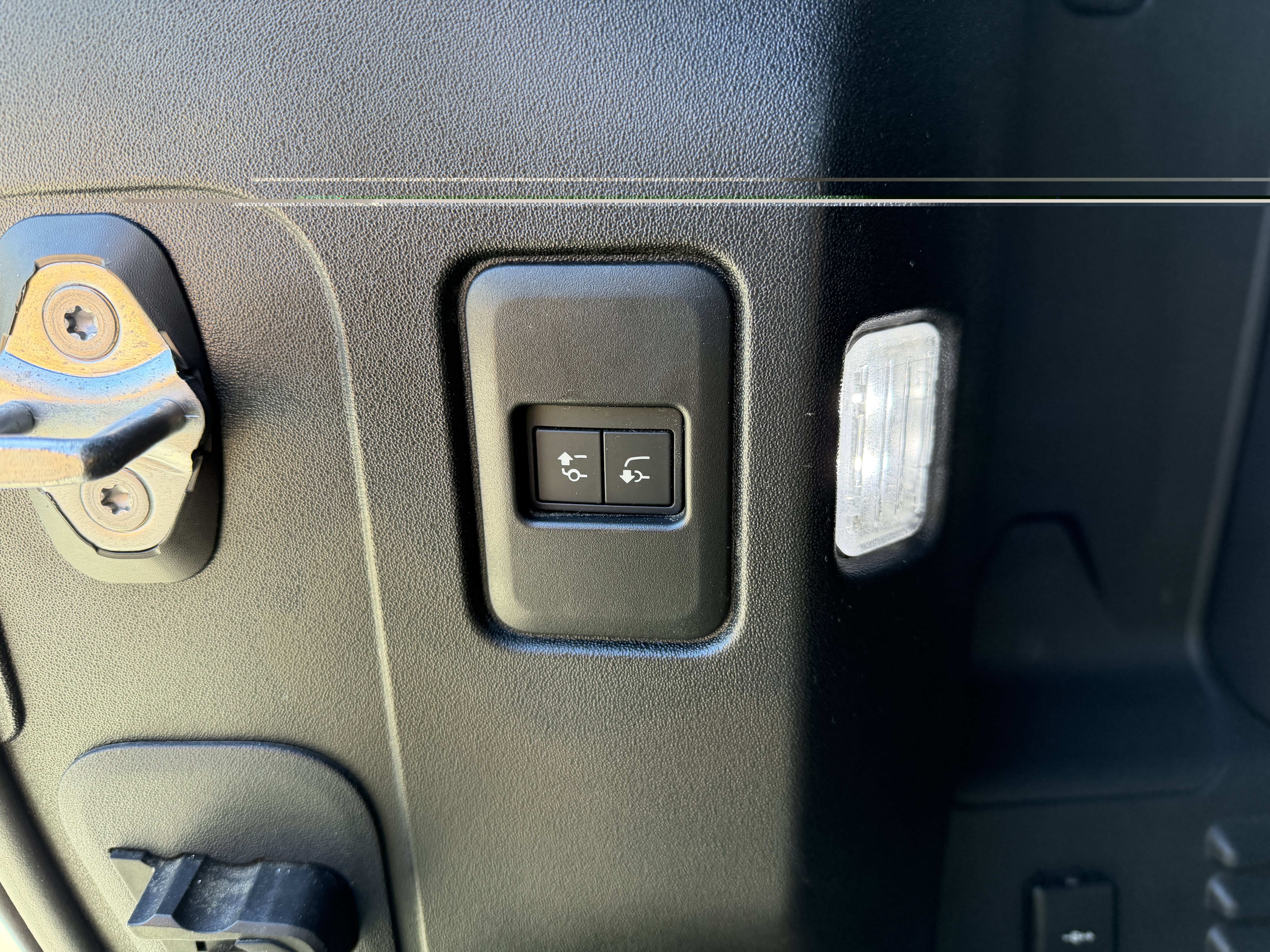 Used 2021 Land Rover Defender 110 X AWD/4WD image 16