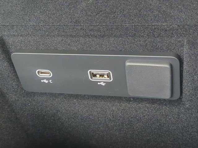 Used 2022 Jaguar F-PACE S image 27