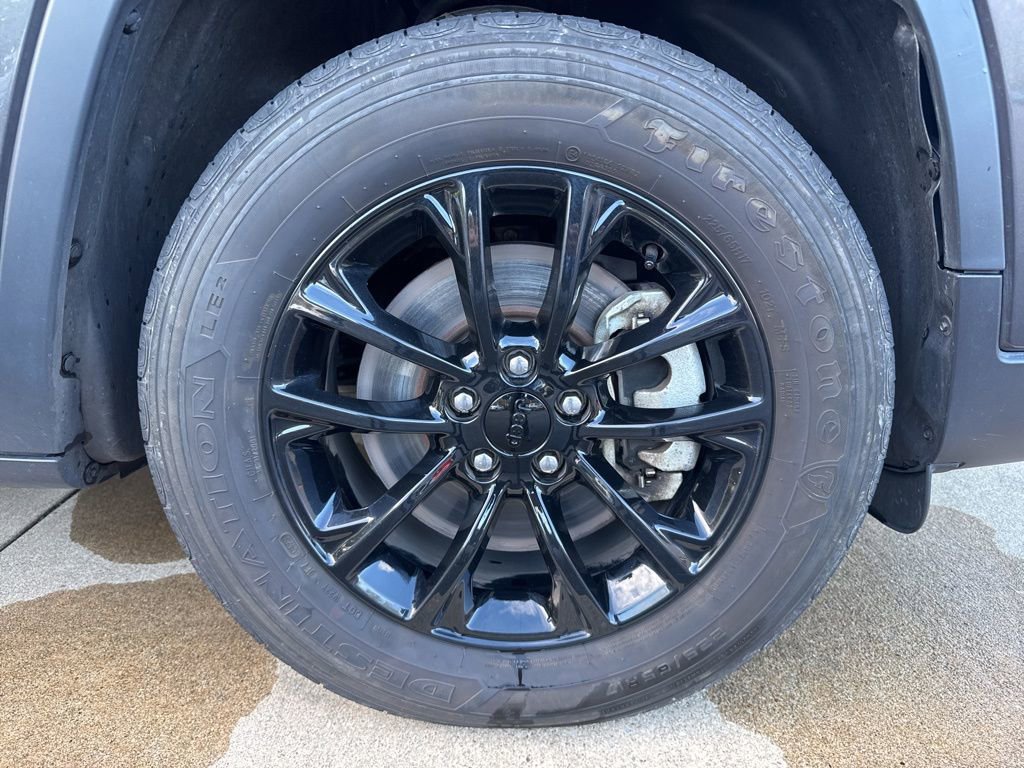 Used 2023 Jeep Cherokee Altitude Lux AWD/4WD image 12