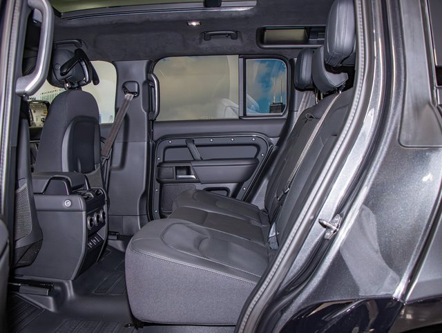 New 2025 Land Rover Defender 110 V8 image 15